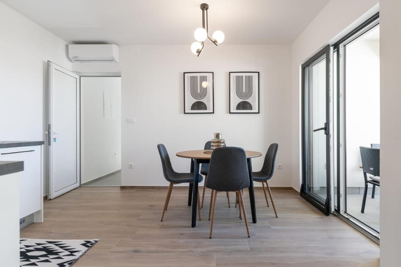 Jonathan Apartman Biograd na Moru